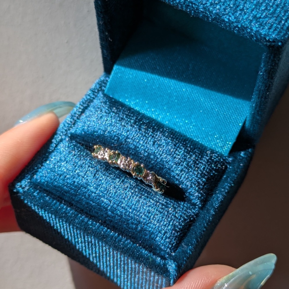 10k gold and emerald ring